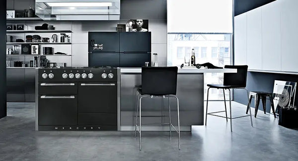 Mercury 1200 in Black (image courtesy of Poliform Kitchens)